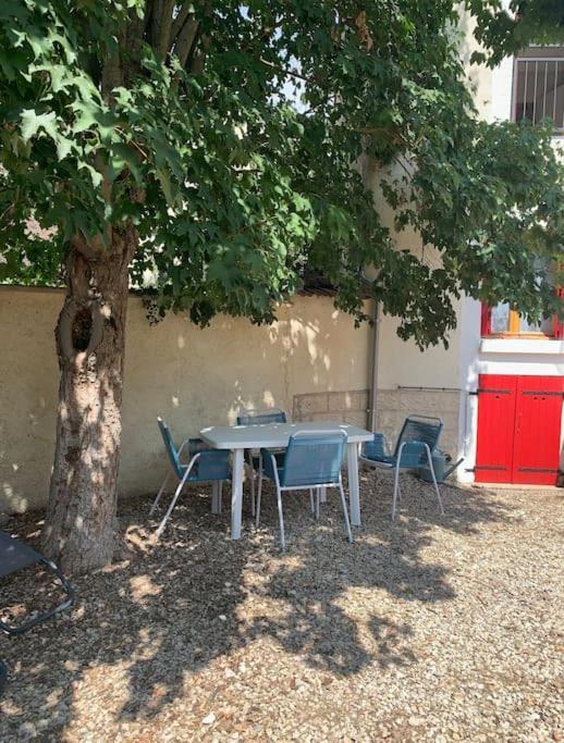 Agreable Maison De Ville Avec Cour Privative Au Coeur Du Chablisien Maligny Εξωτερικό φωτογραφία